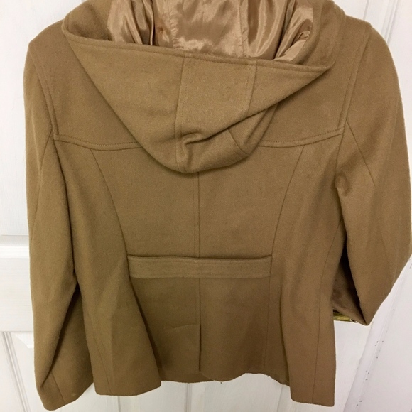 Loft Jacket - Picture 2 of 3